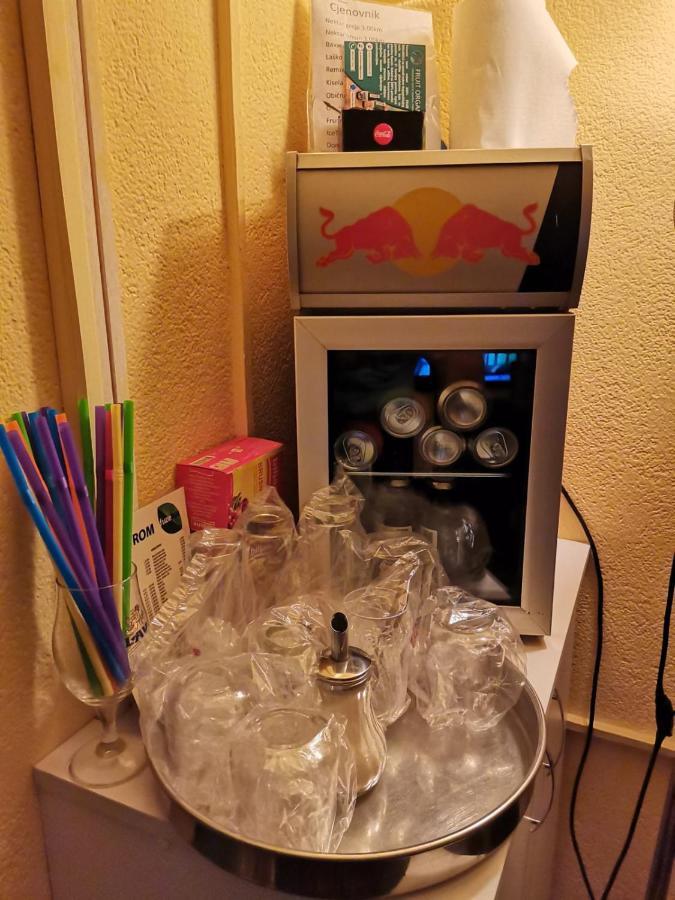 Apartman Nik-Rom ボサンスカ・グラディシュカ エクステリア 写真